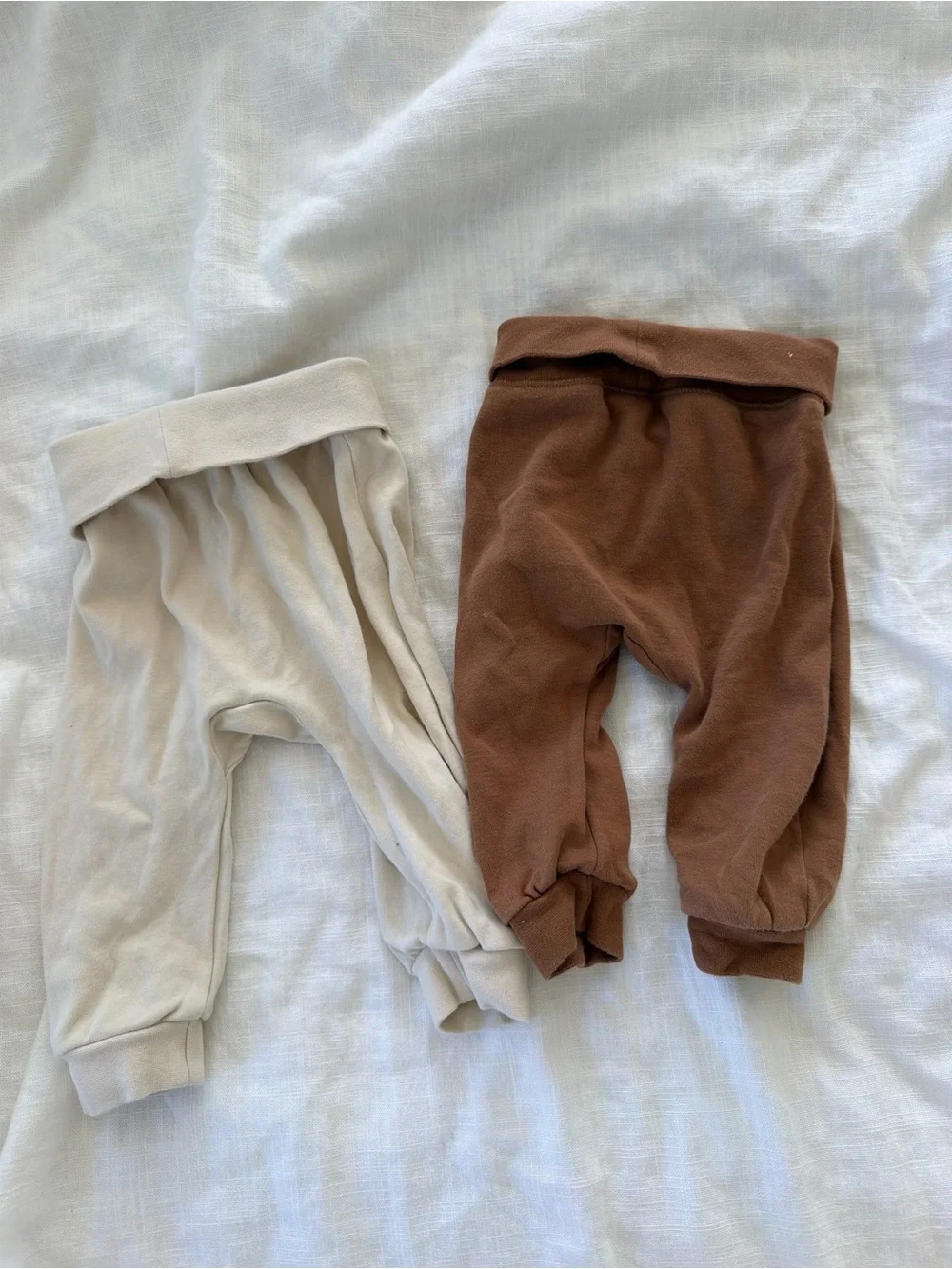 Quincy Mae Fold-Over Waist Joggers - Cream & Brown